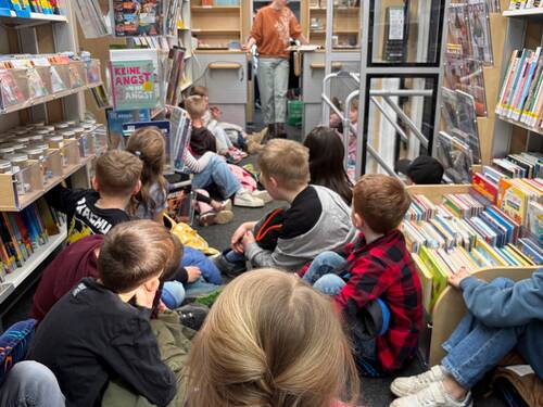 Kennenlernbesuch des Bücherbusses